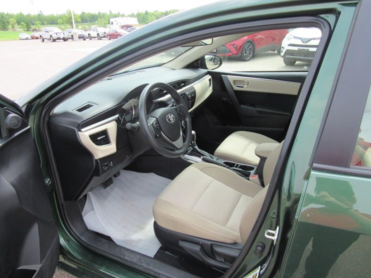 2015 Toyota Corolla LE Photo