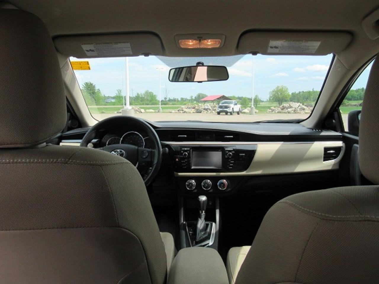 2015 Toyota Corolla LE Photo