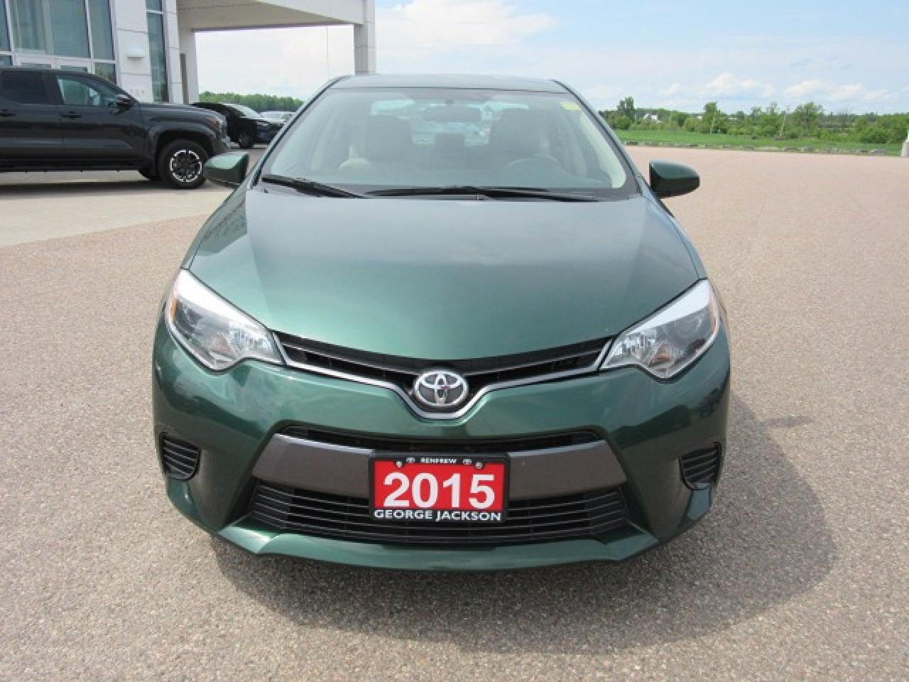 2015 Toyota Corolla LE Photo