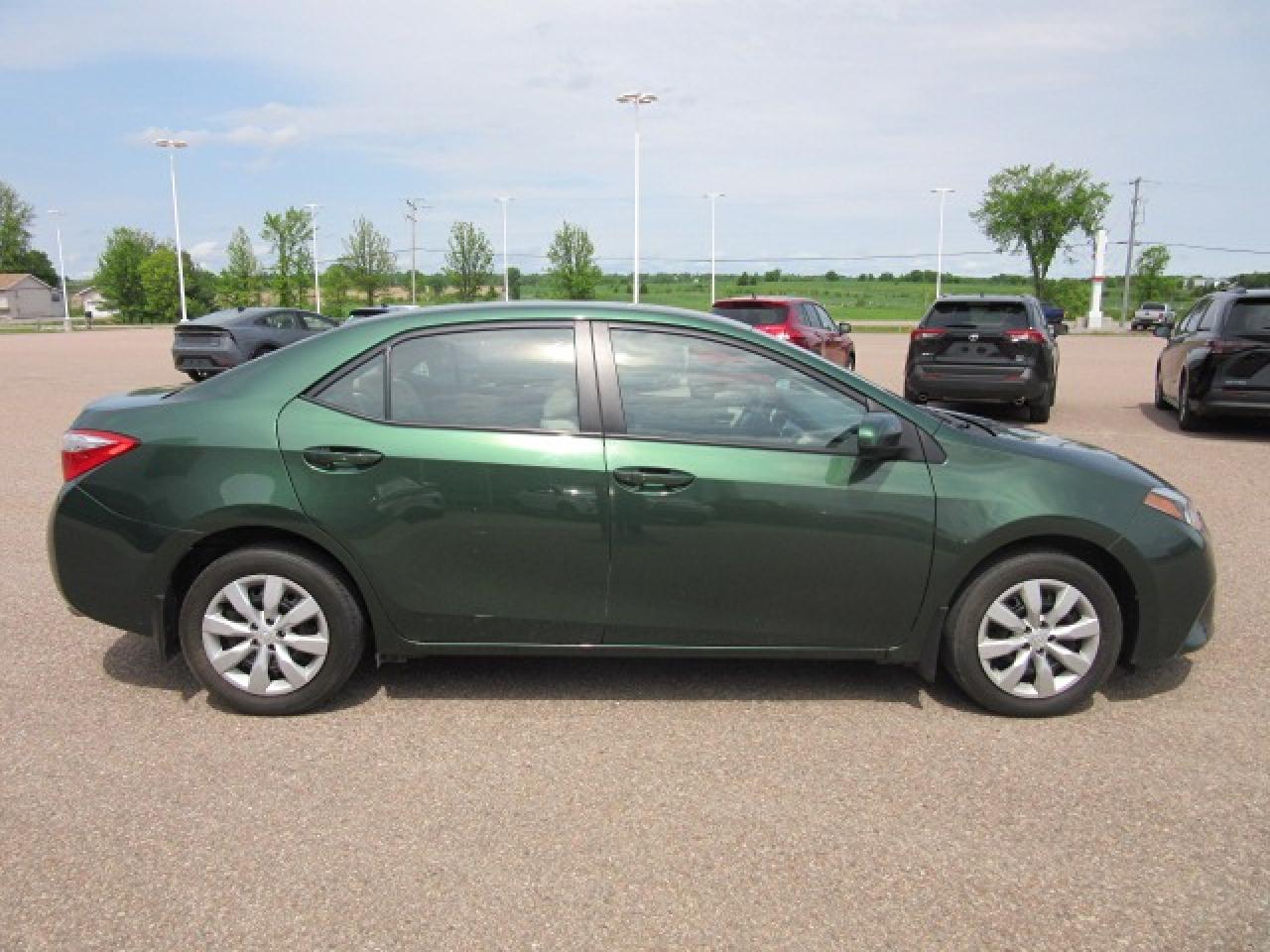 2015 Toyota Corolla LE Photo