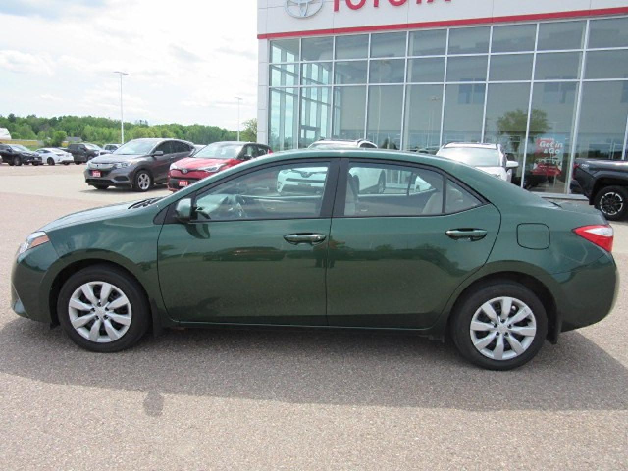 2015 Toyota Corolla LE Photo