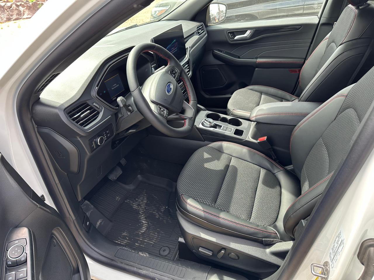 2025 Ford Escape ST-LINE AWD 300A Photo4