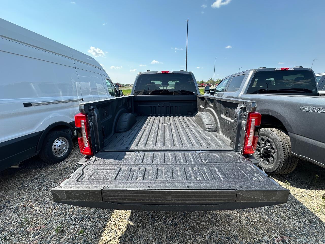 2025 Ford F-250 Super Duty SRW XLT 4WD CREW CAB 6.75' BOX Photo5