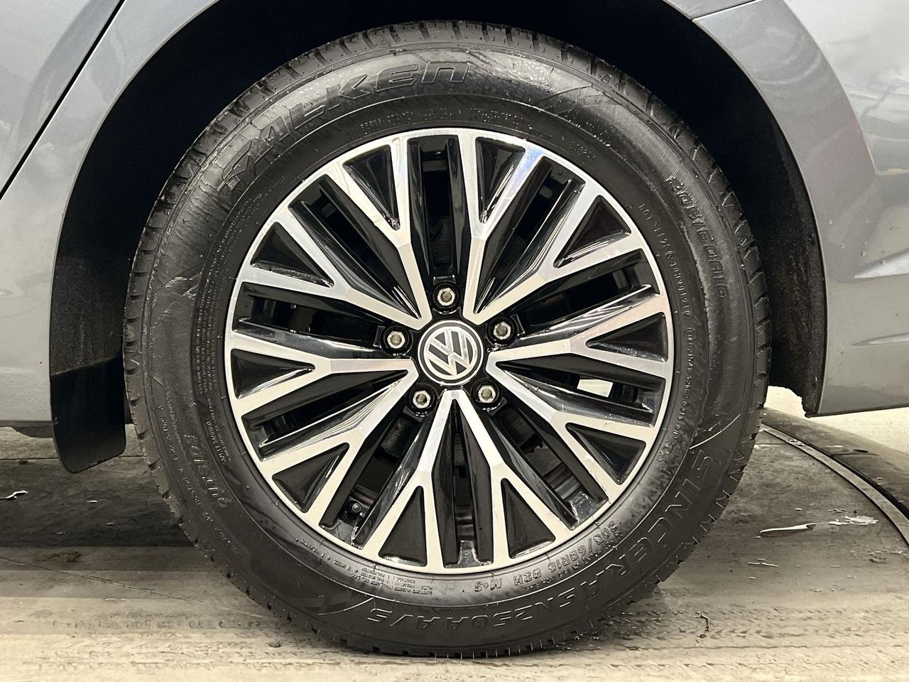 2021 Volkswagen Jetta HIGHLINE | HTD LEATHER| SUNROOF| CARPLAY| NAV Photo