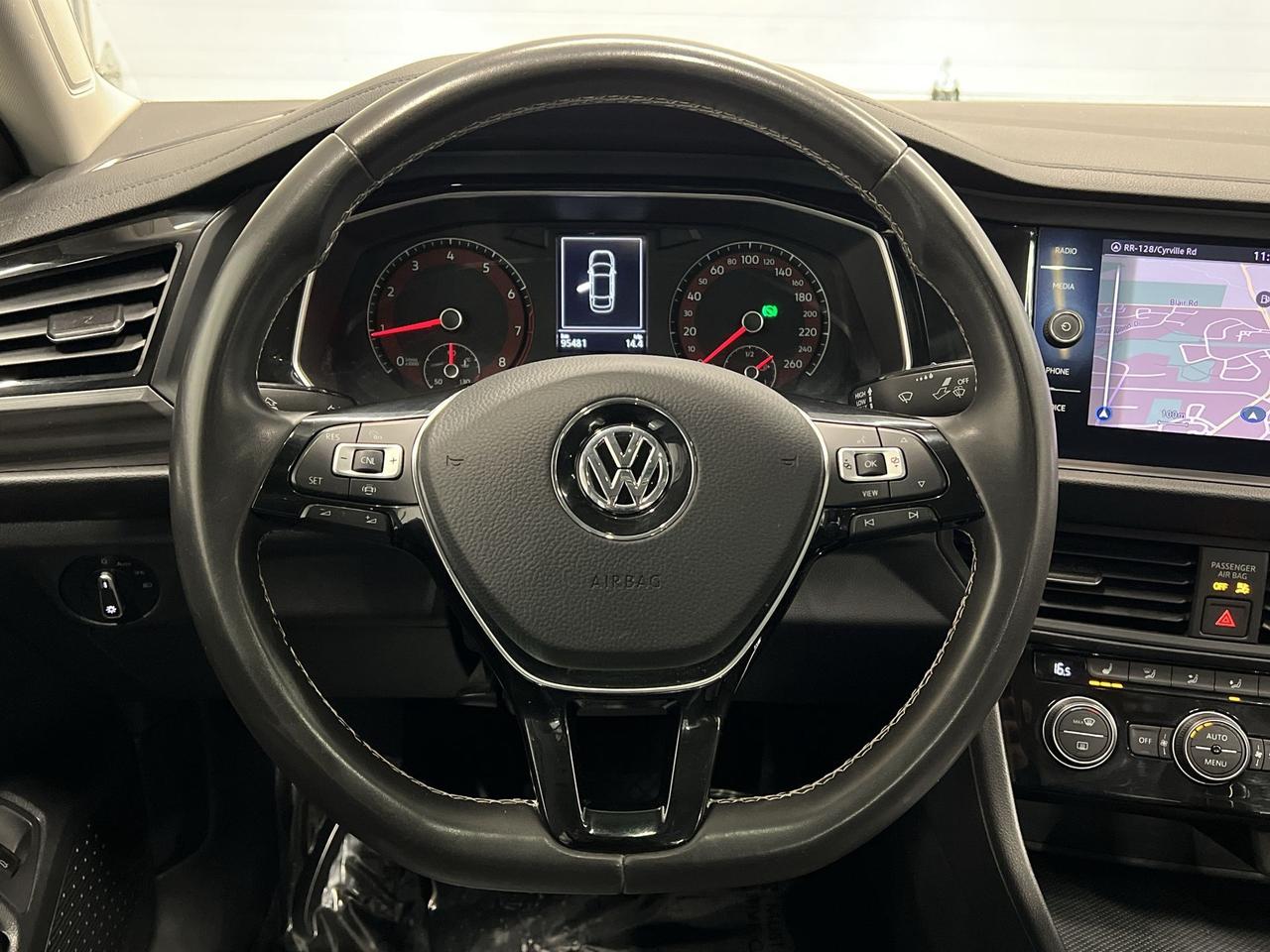 2021 Volkswagen Jetta HIGHLINE | HTD LEATHER| SUNROOF| CARPLAY| NAV Photo