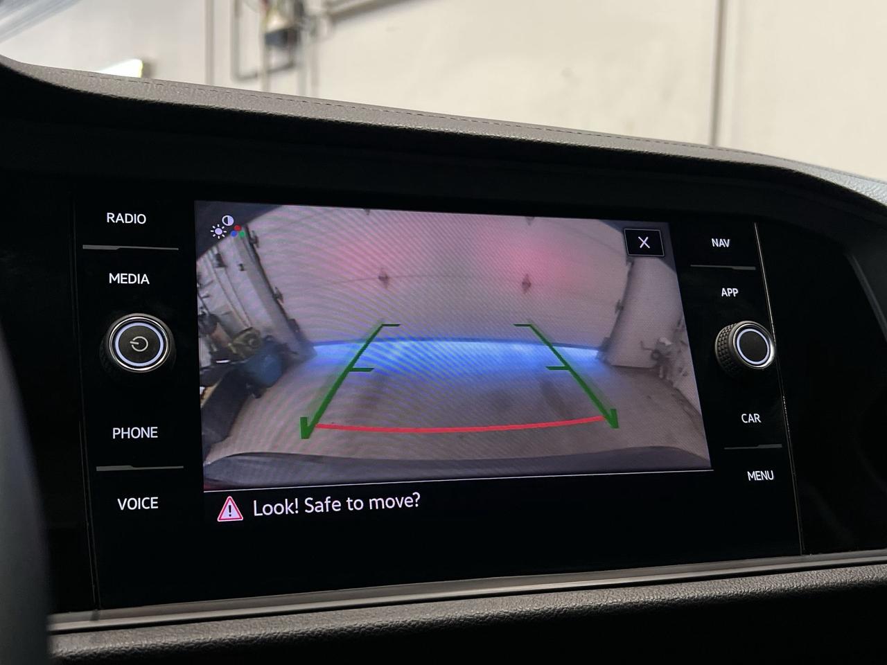 2021 Volkswagen Jetta HIGHLINE | HTD LEATHER| SUNROOF| CARPLAY| NAV Photo