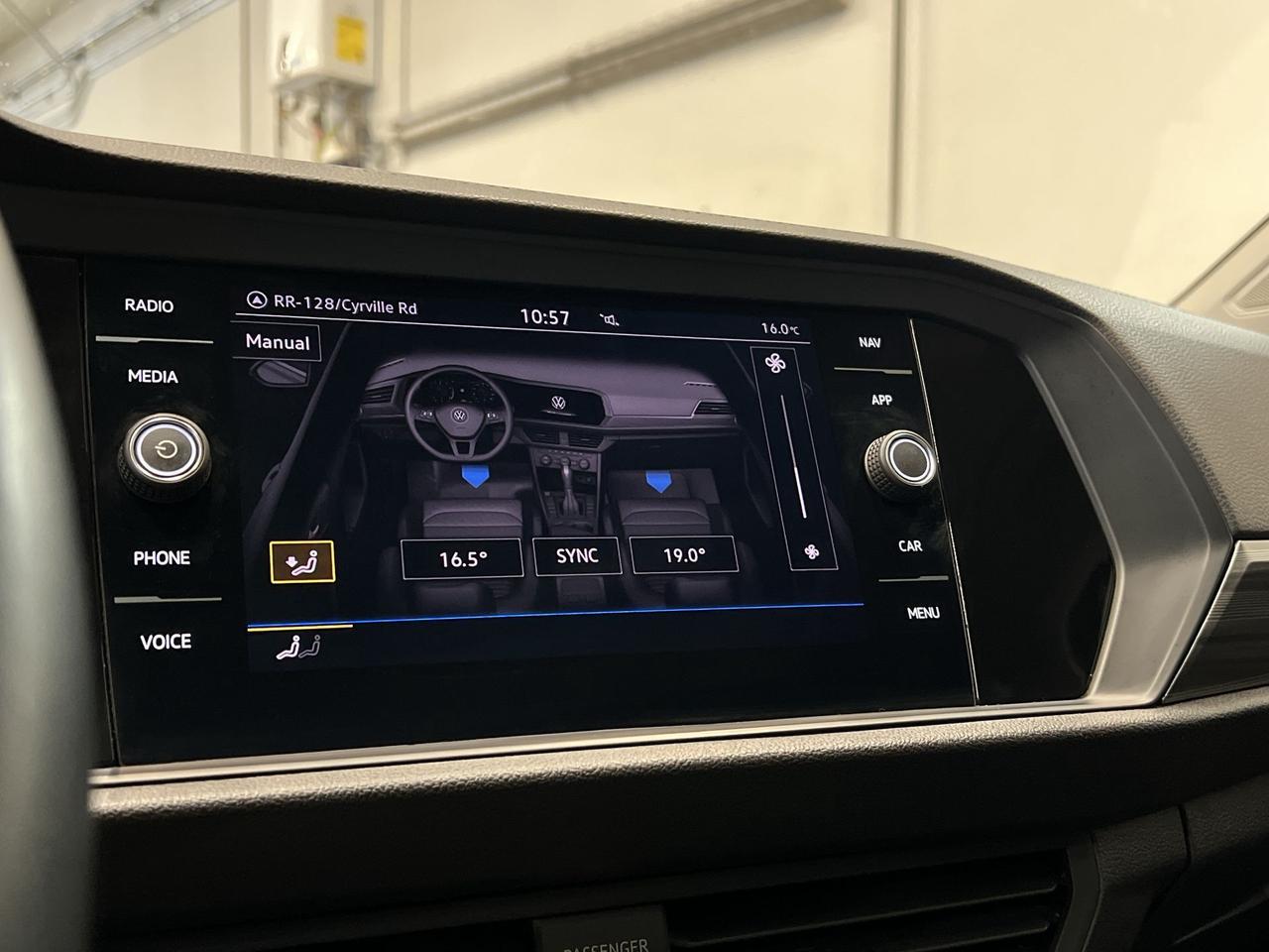 2021 Volkswagen Jetta HIGHLINE | HTD LEATHER| SUNROOF| CARPLAY| NAV Photo