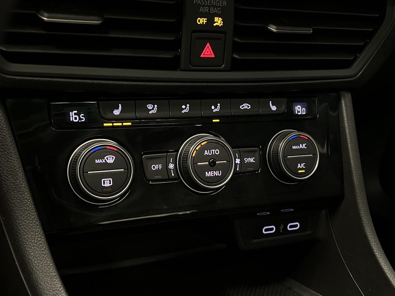 2021 Volkswagen Jetta HIGHLINE | HTD LEATHER| SUNROOF| CARPLAY| NAV Photo