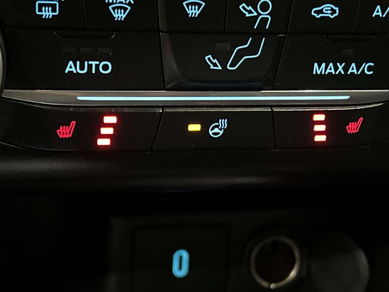 2020 Ford Escape SEL AWD| LOW KMS| LEATHER| HTD SEATS| CARPLAY Photo