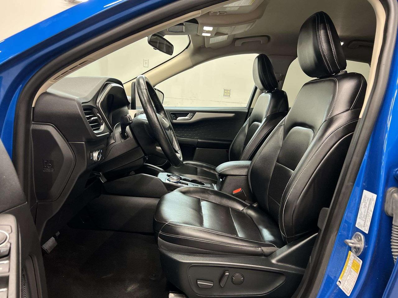 2020 Ford Escape SEL AWD| LOW KMS| LEATHER| HTD SEATS| CARPLAY Photo