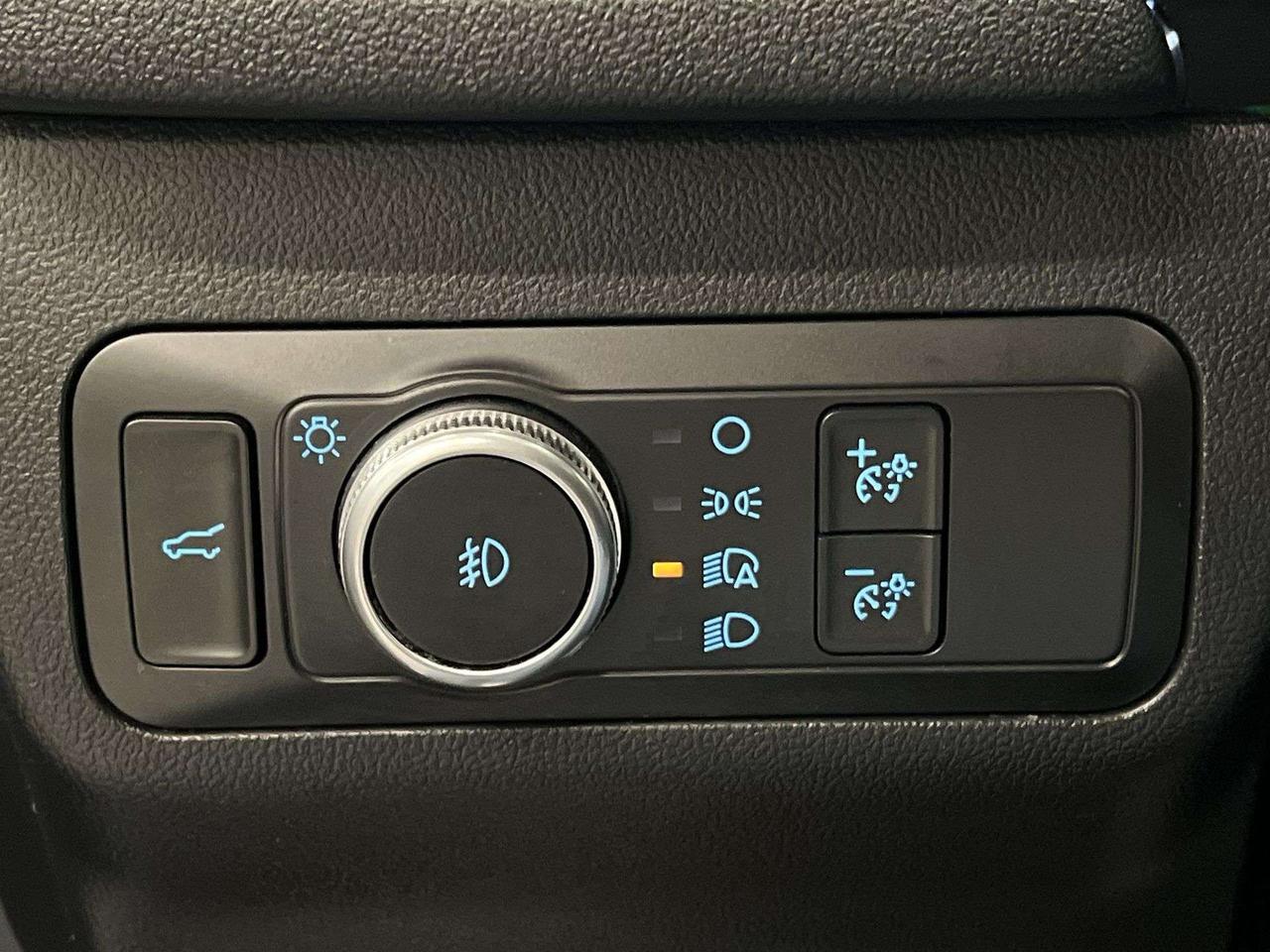 2020 Ford Escape SEL AWD| LOW KMS| LEATHER| HTD SEATS| CARPLAY Photo