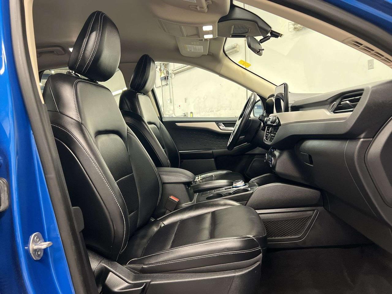 2020 Ford Escape SEL AWD| LOW KMS| LEATHER| HTD SEATS| CARPLAY Photo