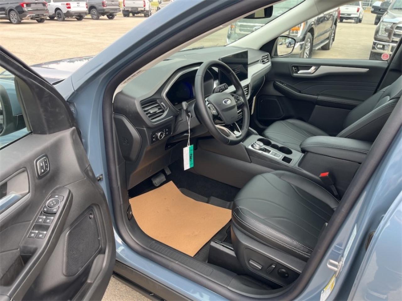 2025 Ford Escape Platinum  - Heated Seats Photo5
