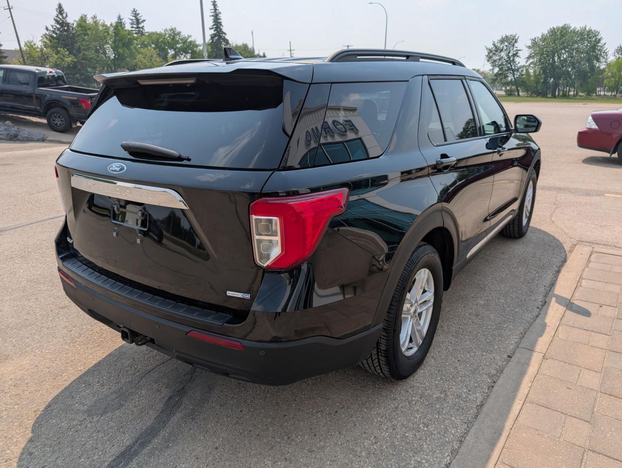 2020 Ford Explorer XLT Photo5