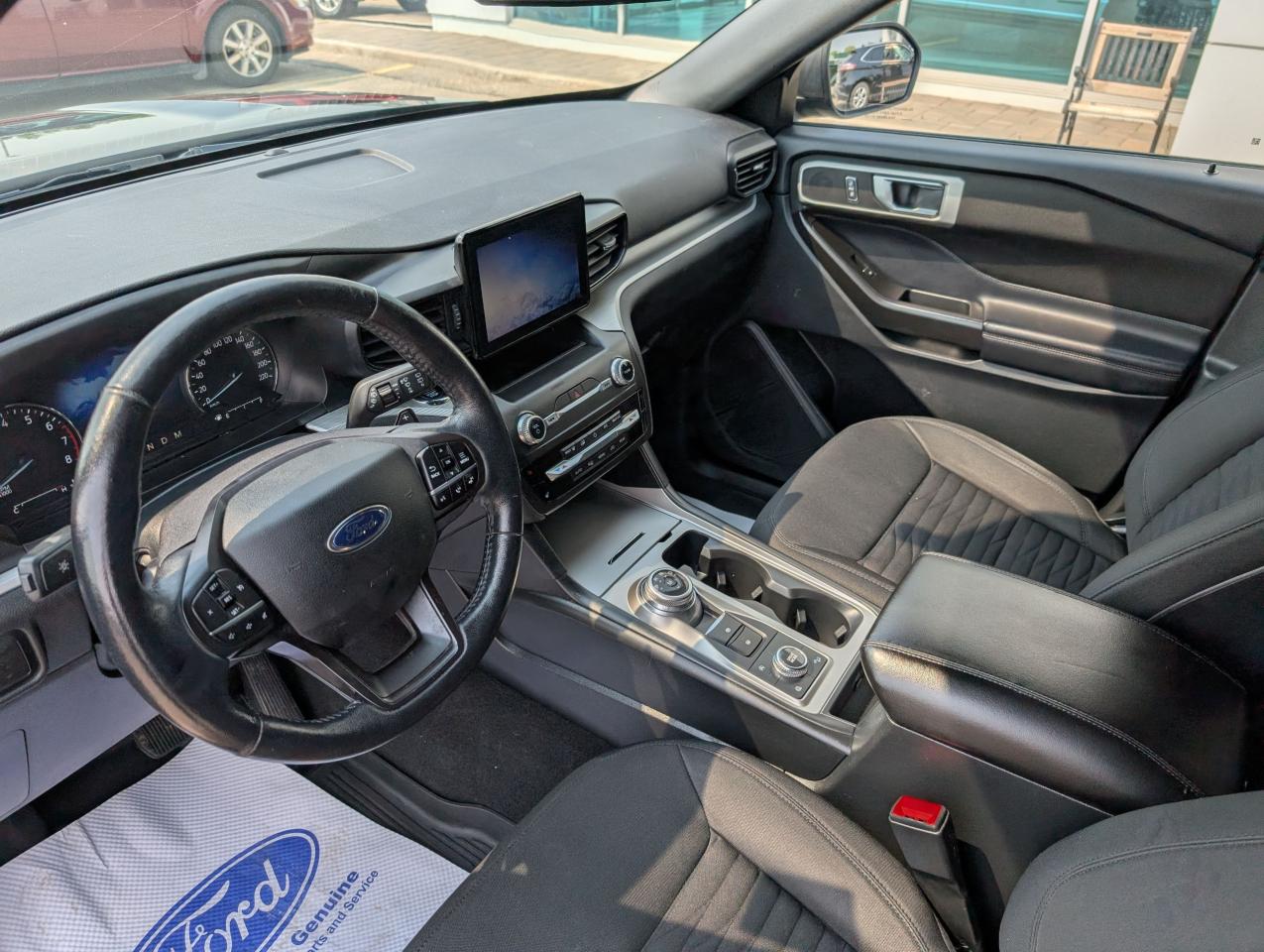 2020 Ford Explorer XLT Photo5