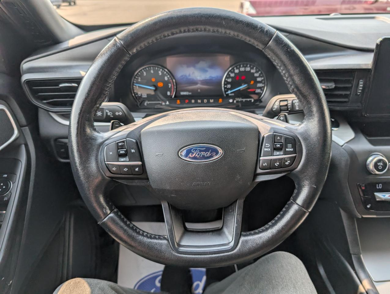 2020 Ford Explorer XLT Photo5