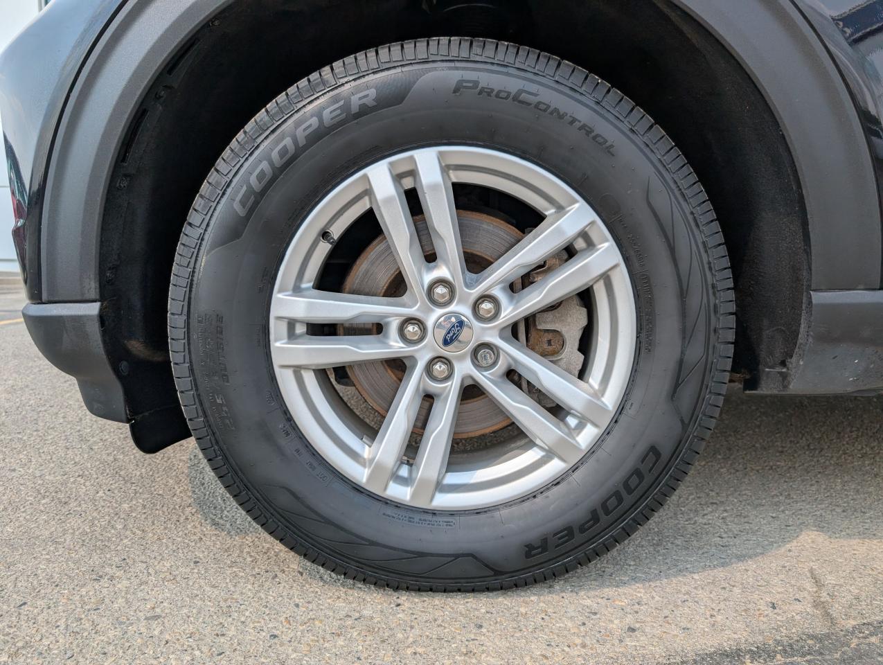 2020 Ford Explorer XLT Photo5