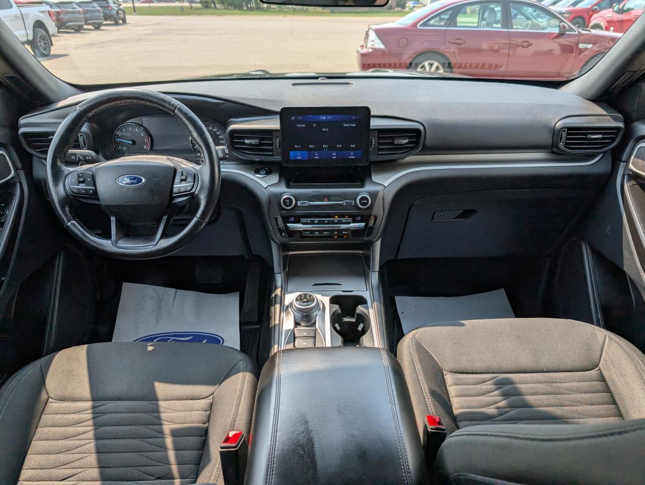 2020 Ford Explorer XLT Photo5