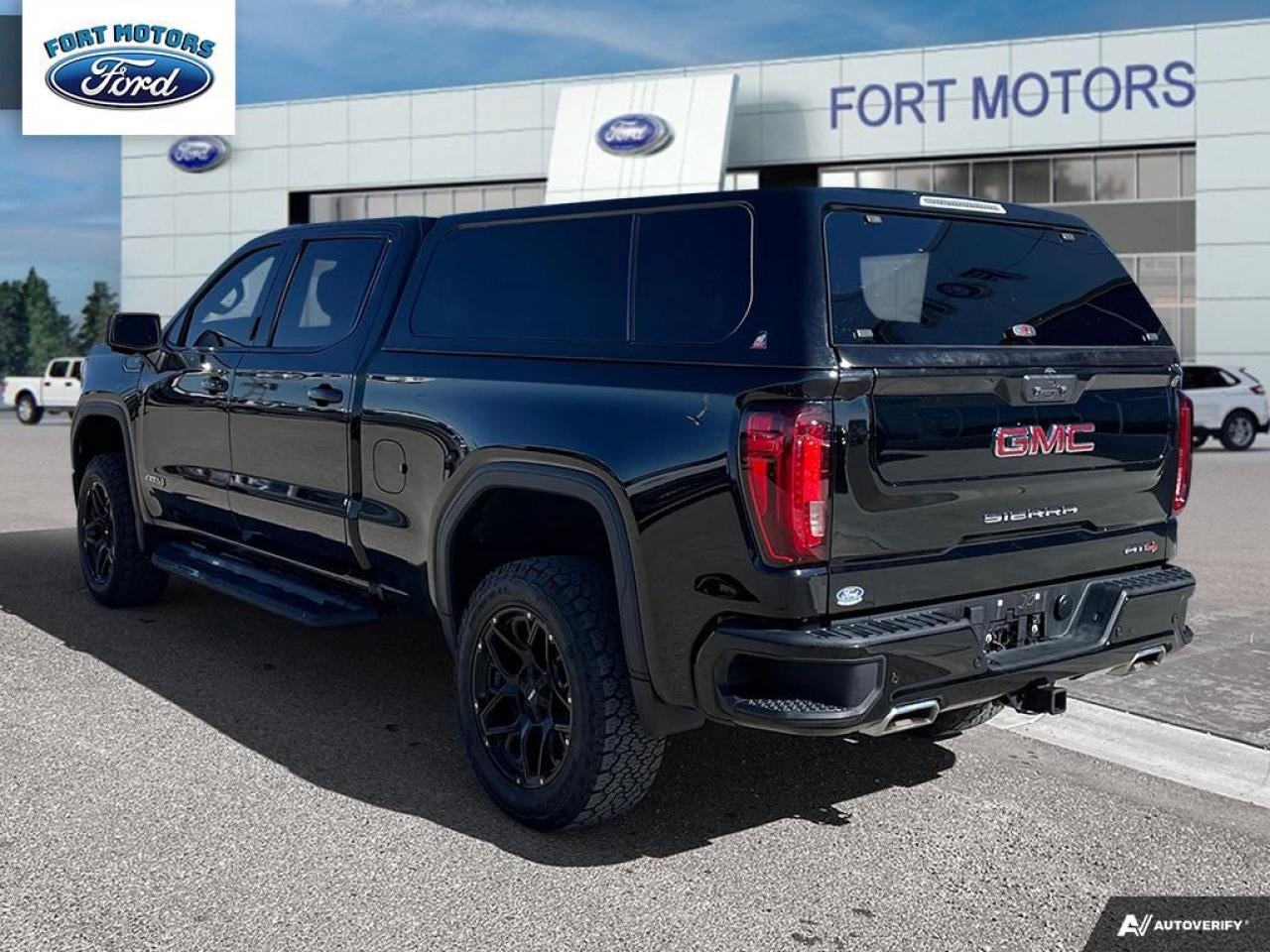 2023 GMC Sierra 1500 AT4 Photo