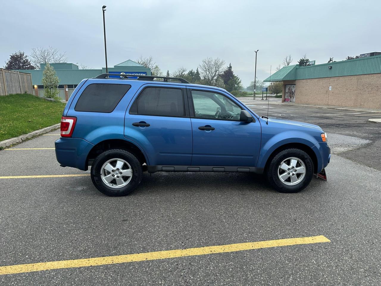 2009 Ford Escape XLT - Photo #3