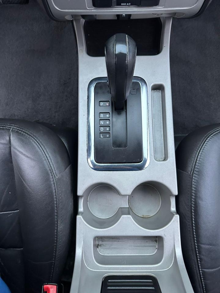 2009 Ford Escape XLT - Photo #19