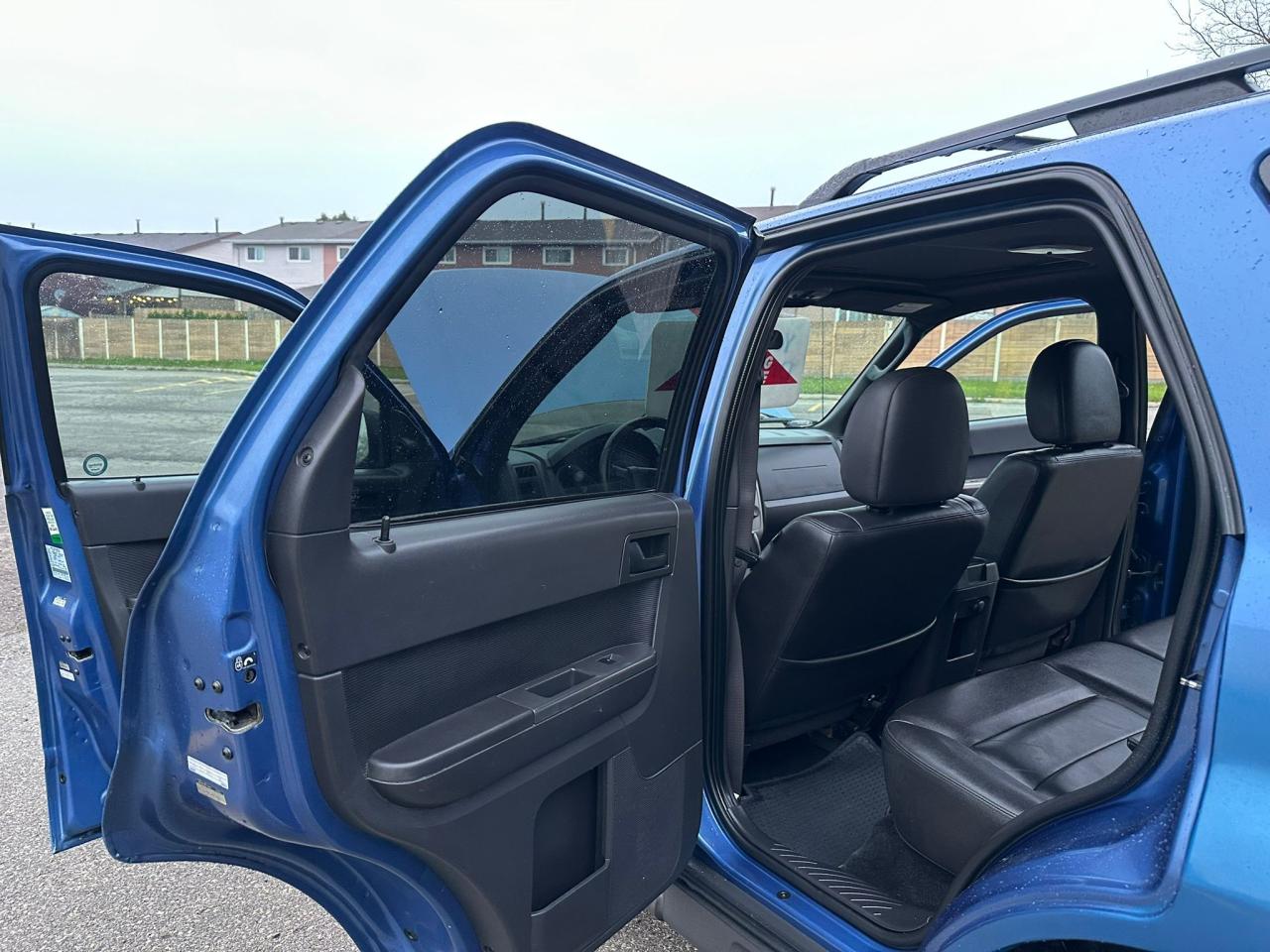 2009 Ford Escape XLT - Photo #24