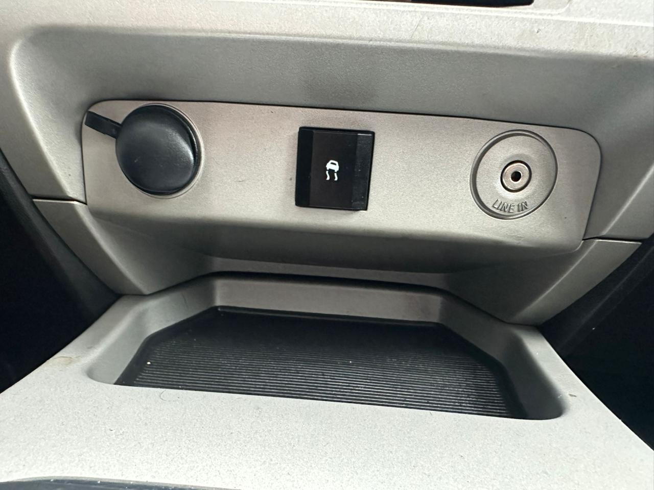 2009 Ford Escape XLT - Photo #26