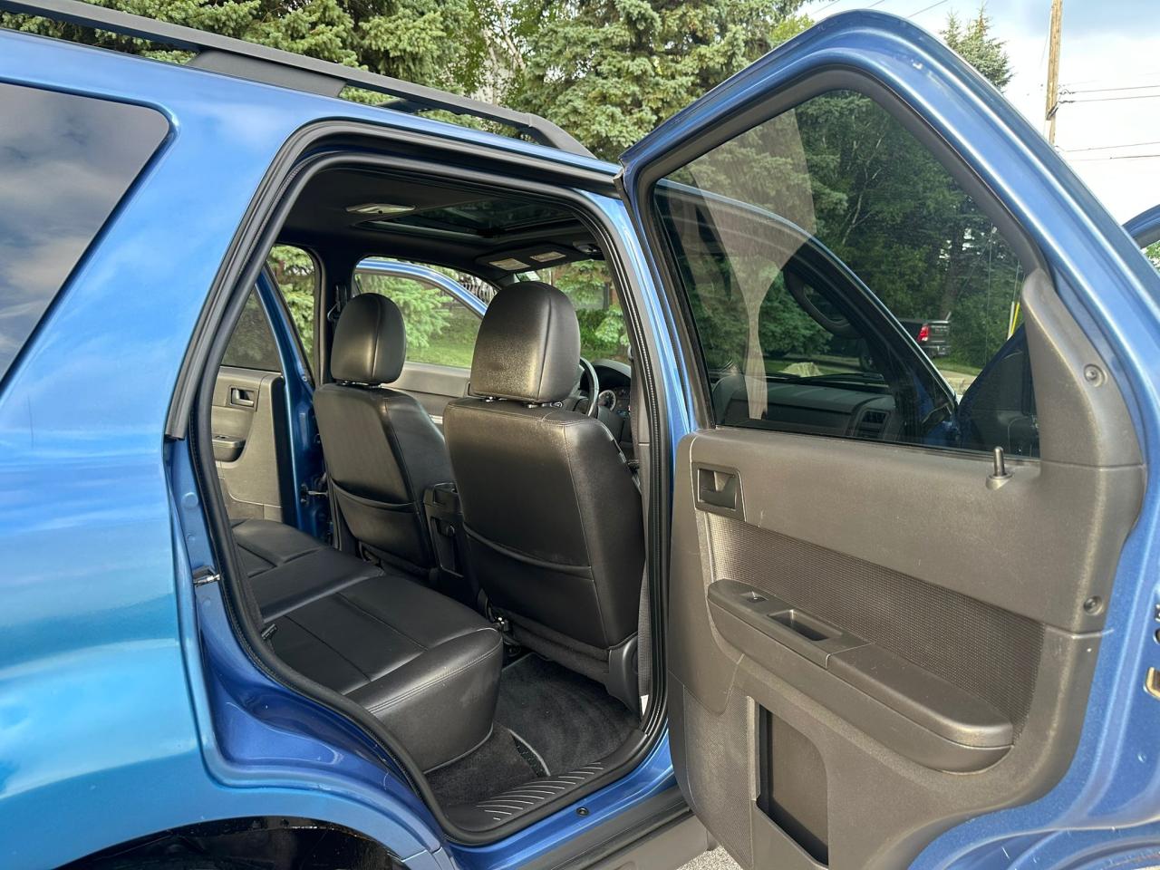 2009 Ford Escape XLT - Photo #17