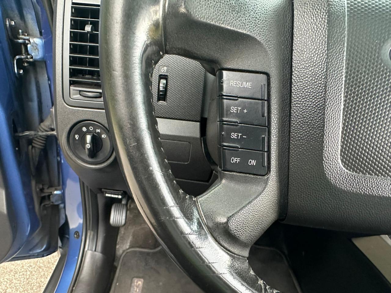 2009 Ford Escape XLT - Photo #23
