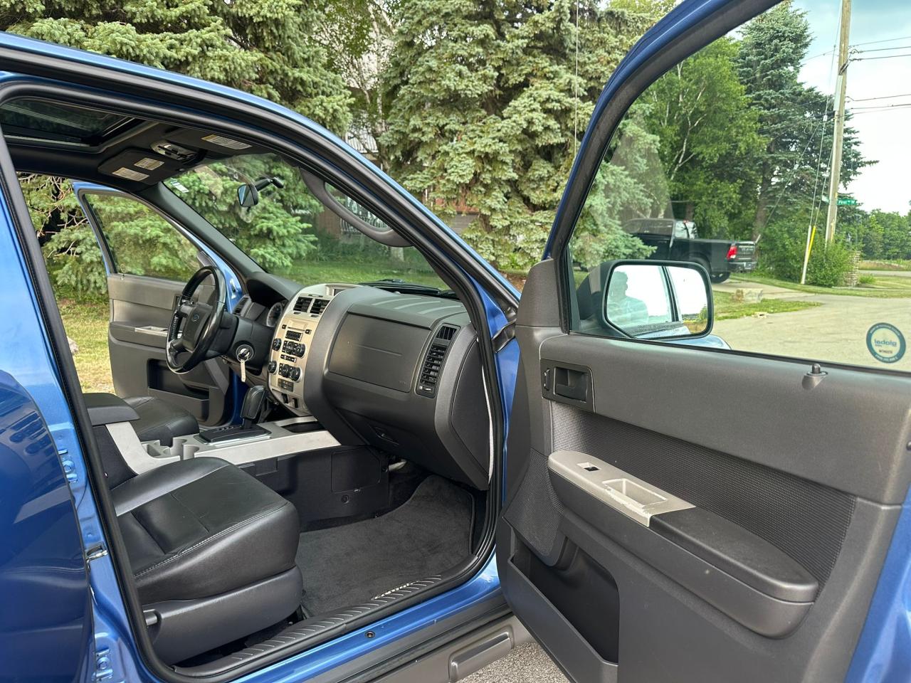 2009 Ford Escape XLT - Photo #18