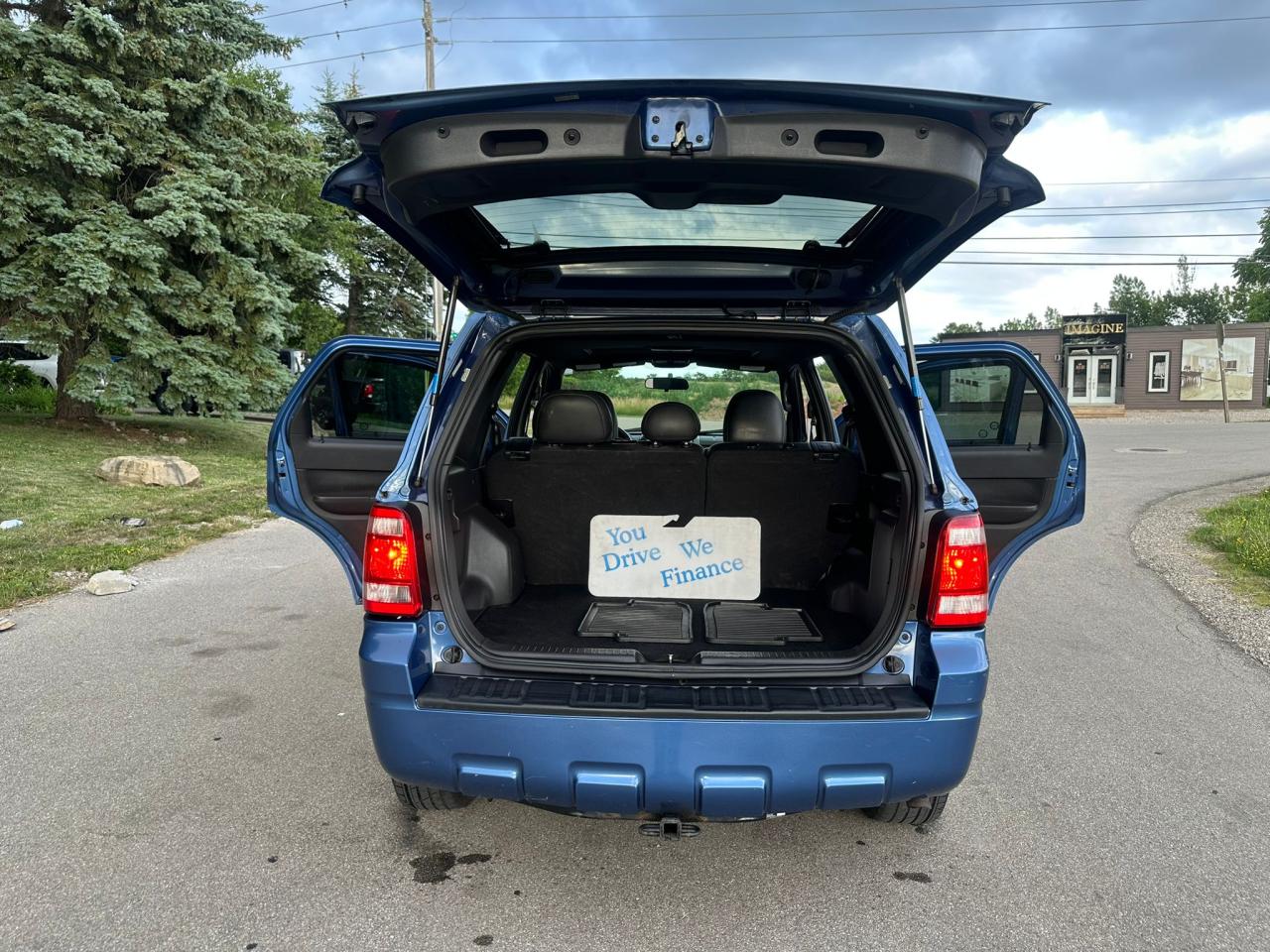 2009 Ford Escape XLT - Photo #16