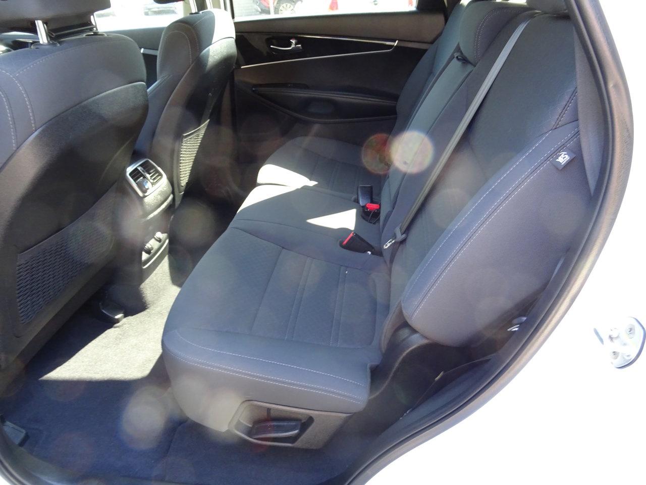 2017 Kia Sorento LX - Photo #12