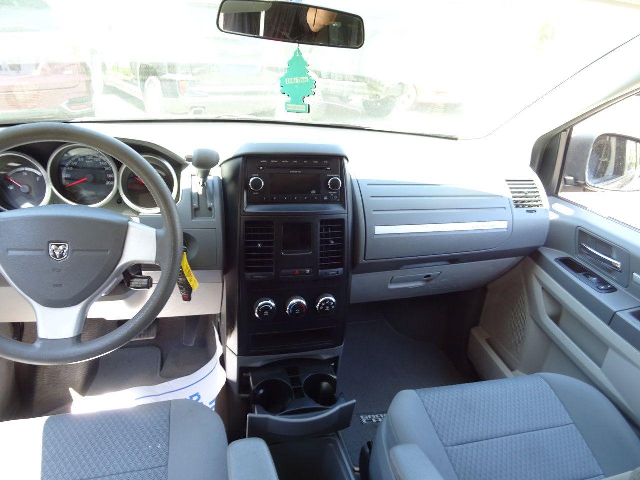 2010 Dodge Grand Caravan SE - Photo #11