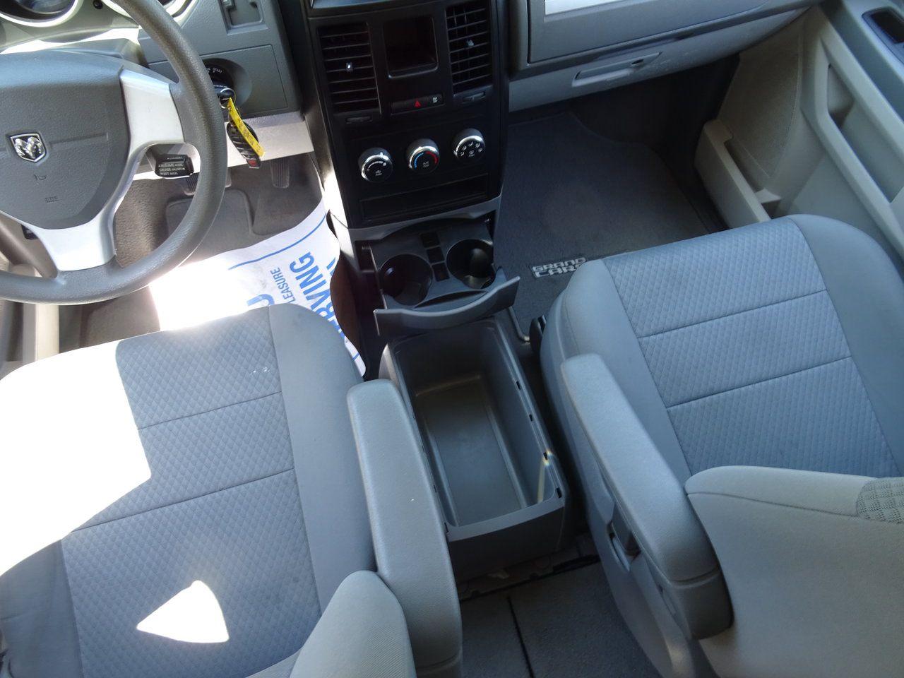 2010 Dodge Grand Caravan SE - Photo #12