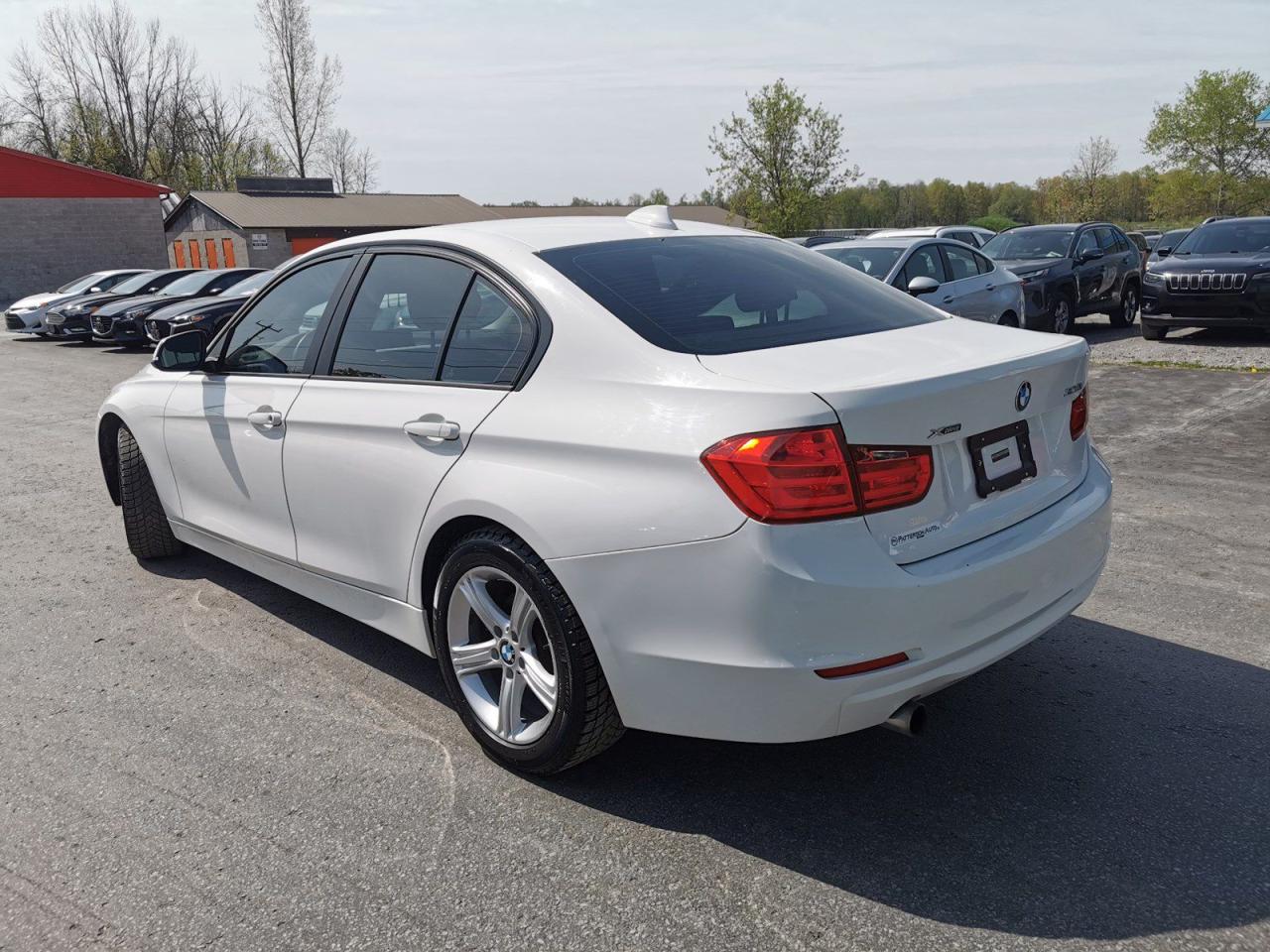 2015 BMW 3 Series 320i xDrive - Photo #3