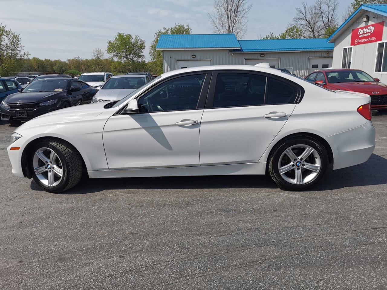 2015 BMW 3 Series 320i xDrive - Photo #2