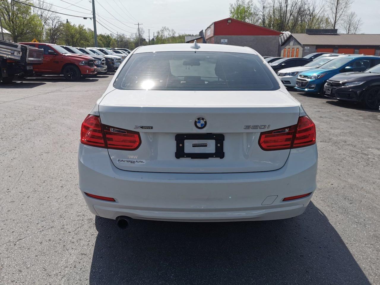 2015 BMW 3 Series 320i xDrive - Photo #4