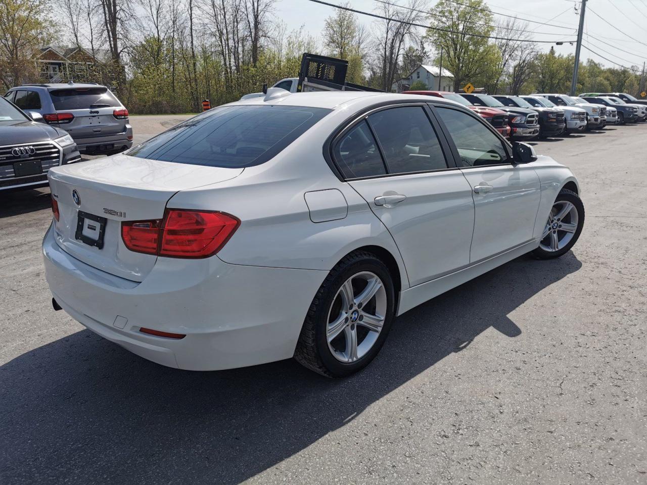 2015 BMW 3 Series 320i xDrive - Photo #5