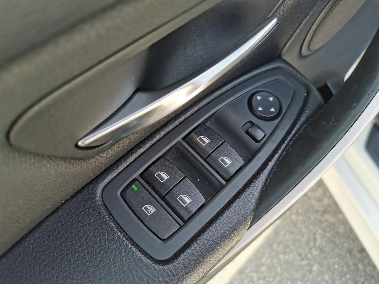 2015 BMW 3 Series 320i xDrive - Photo #10