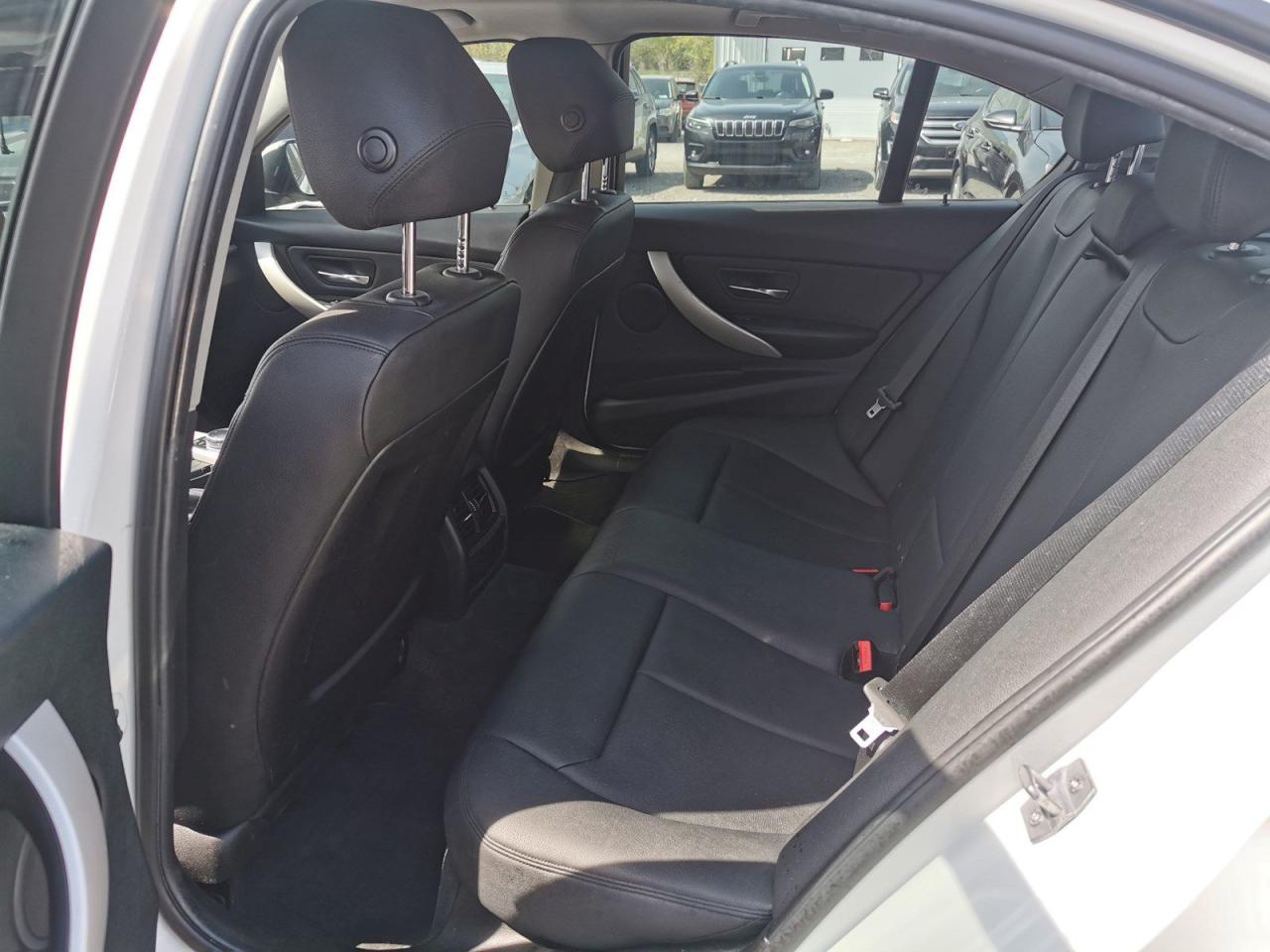 2015 BMW 3 Series 320i xDrive - Photo #13