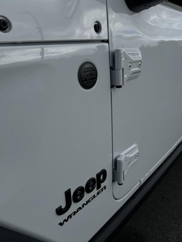 12523912