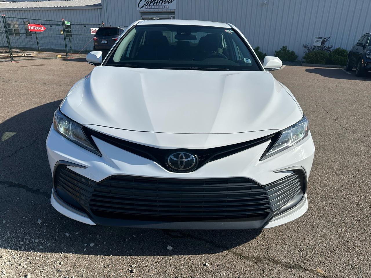 2022 Toyota Camry LE Photo1