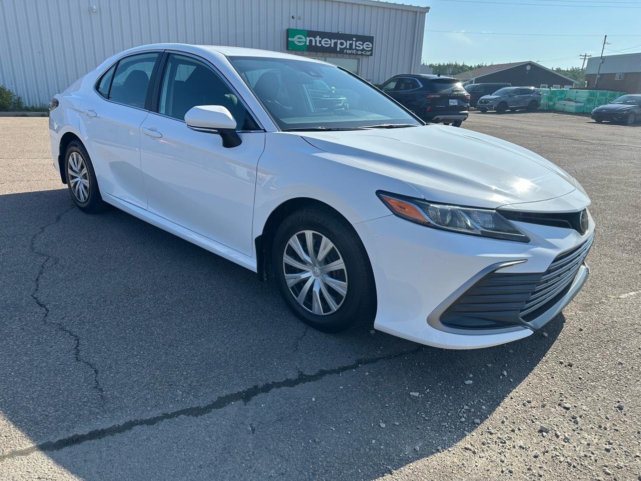 2022 Toyota Camry LE Photo2