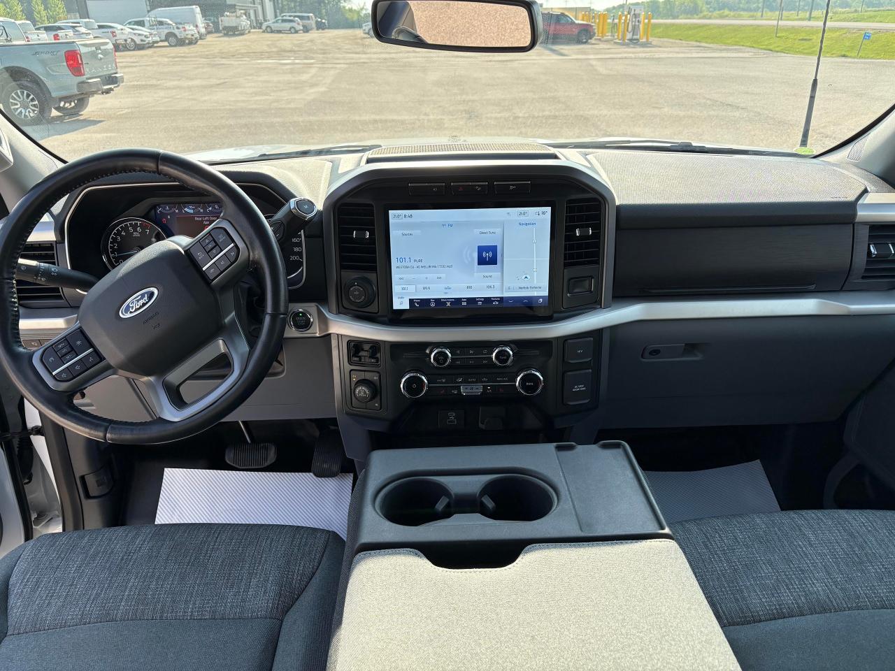 2022 Ford F-150 XLT 302A Photo5