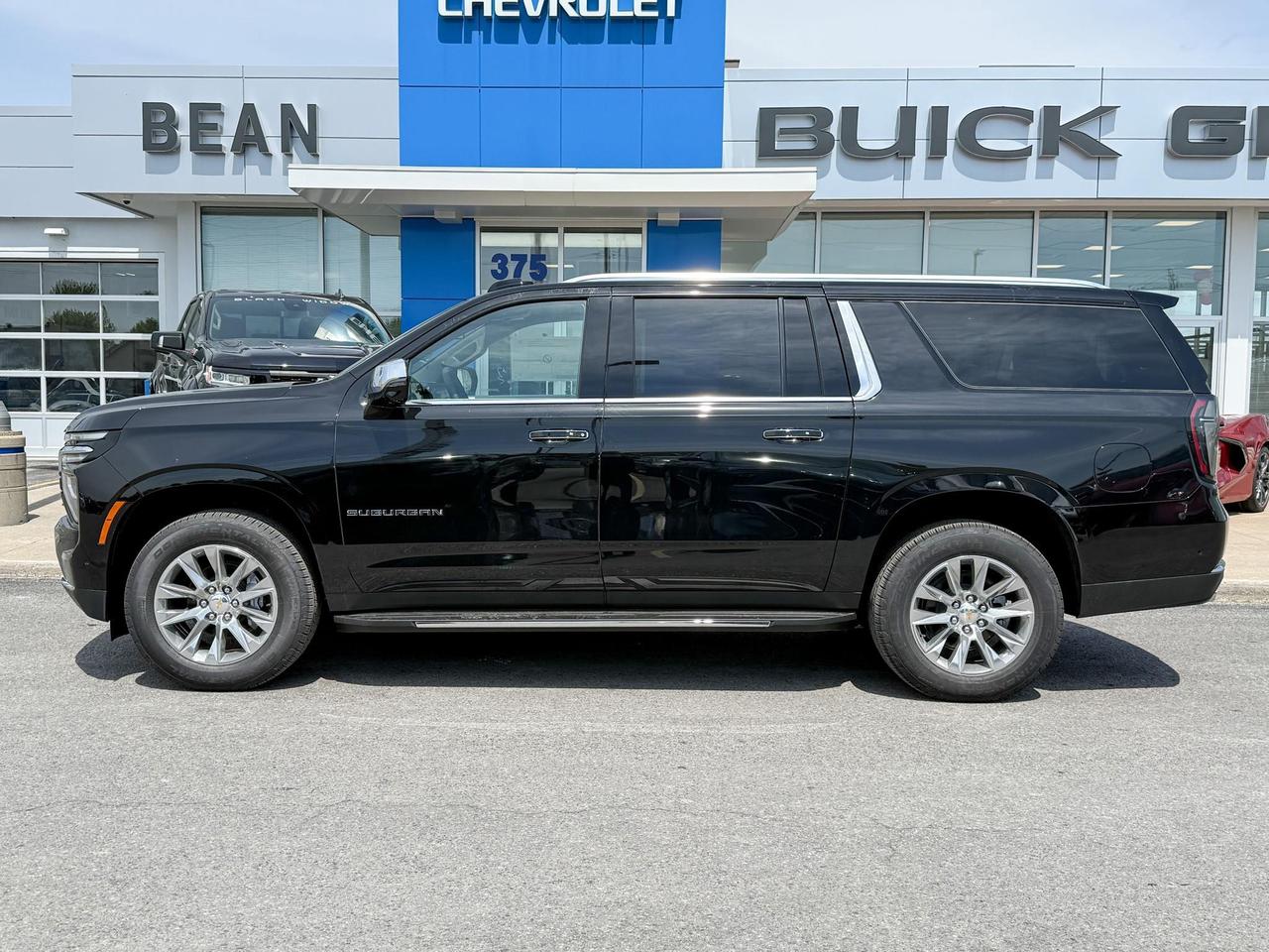 2025 Chevrolet Suburban Premier 3.0L DURAMAX WITH REMOTE START/ENTRY, SUNROOF, HEATED SEATS, HEATED STEERING WHEEL, VENTILATED SEATS, POWER LIFTGATE, BOSE SPEAKER SYSTEM, HD SURROUND VISION Photo1