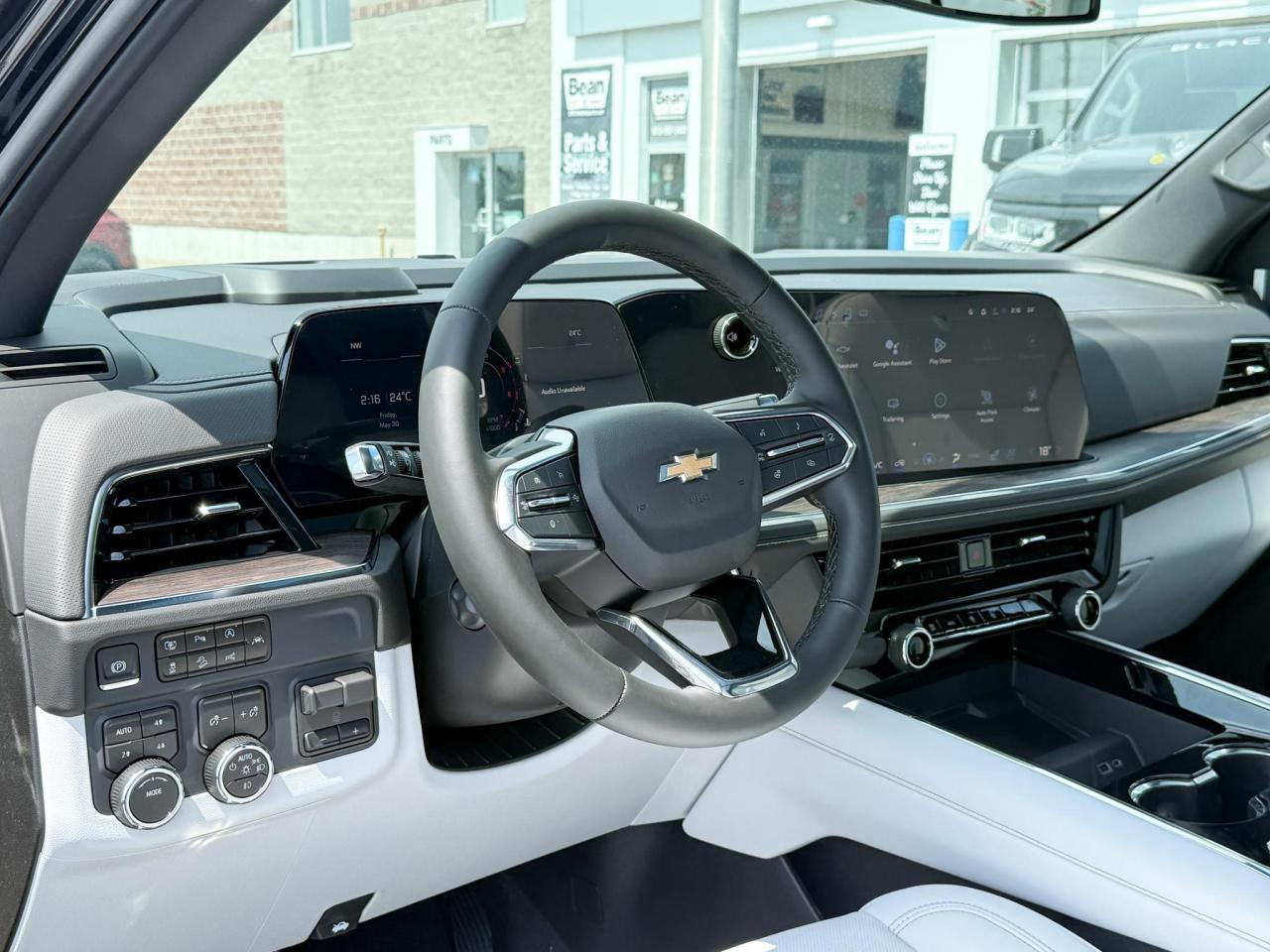 2025 Chevrolet Suburban Premier 3.0L DURAMAX WITH REMOTE START/ENTRY, SUNROOF, HEATED SEATS, HEATED STEERING WHEEL, VENTILATED SEATS, POWER LIFTGATE, BOSE SPEAKER SYSTEM, HD SURROUND VISION Photo