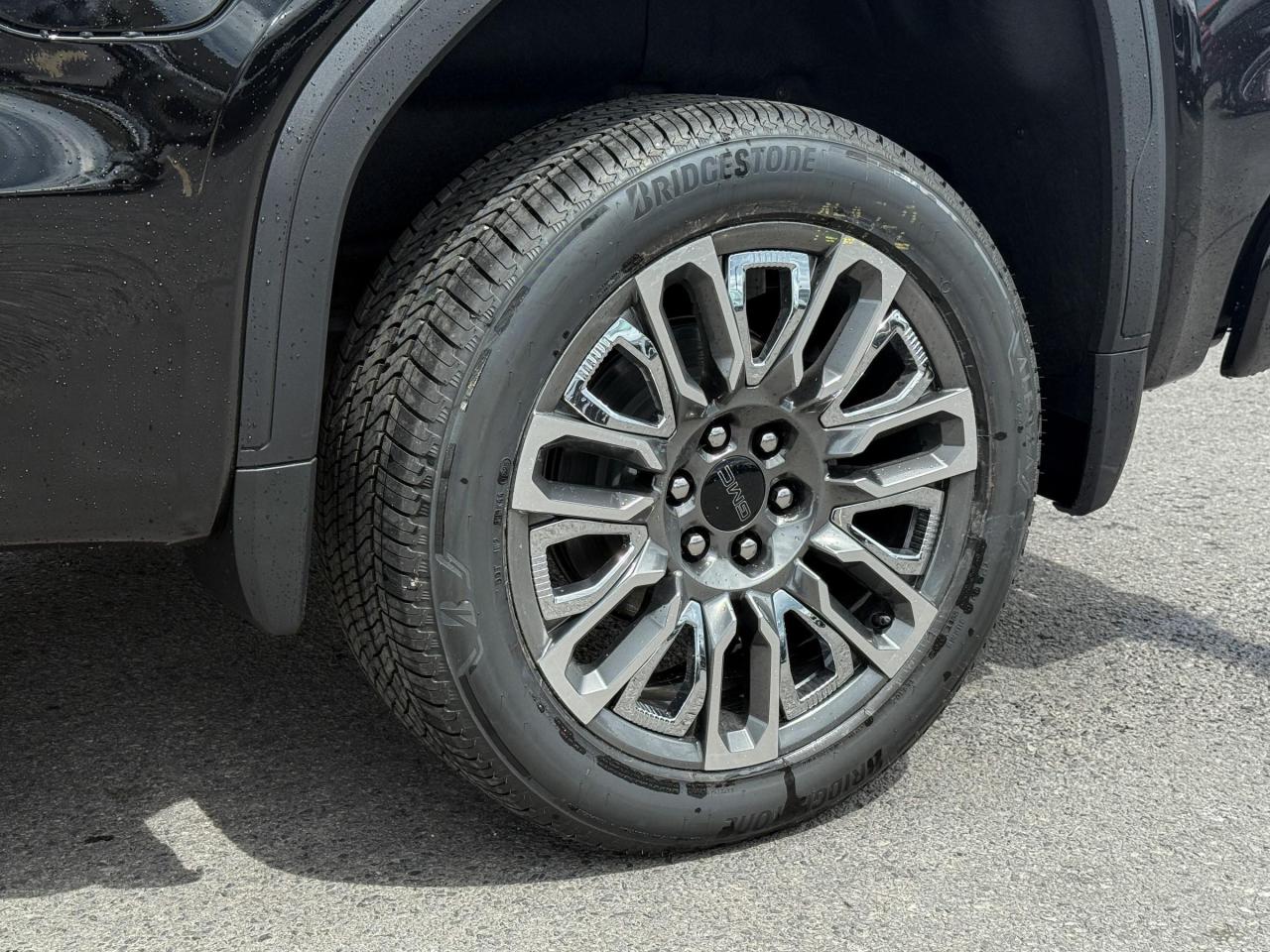 2025 GMC Sierra 1500 Denali Ultimate 6.2L V8 WITH REMOTE START/ENTRY, HEATED SEATS, HEATED STEERING WHEEL, VENTILATED/MASSAGE SEATS, SUNROOF, HD SURROUND VISION Photo