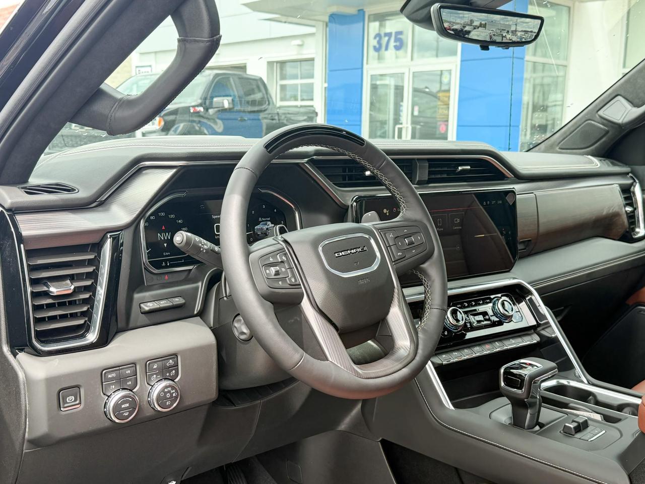 2025 GMC Sierra 1500 Denali Ultimate 6.2L V8 WITH REMOTE START/ENTRY, HEATED SEATS, HEATED STEERING WHEEL, VENTILATED/MASSAGE SEATS, SUNROOF, HD SURROUND VISION Photo