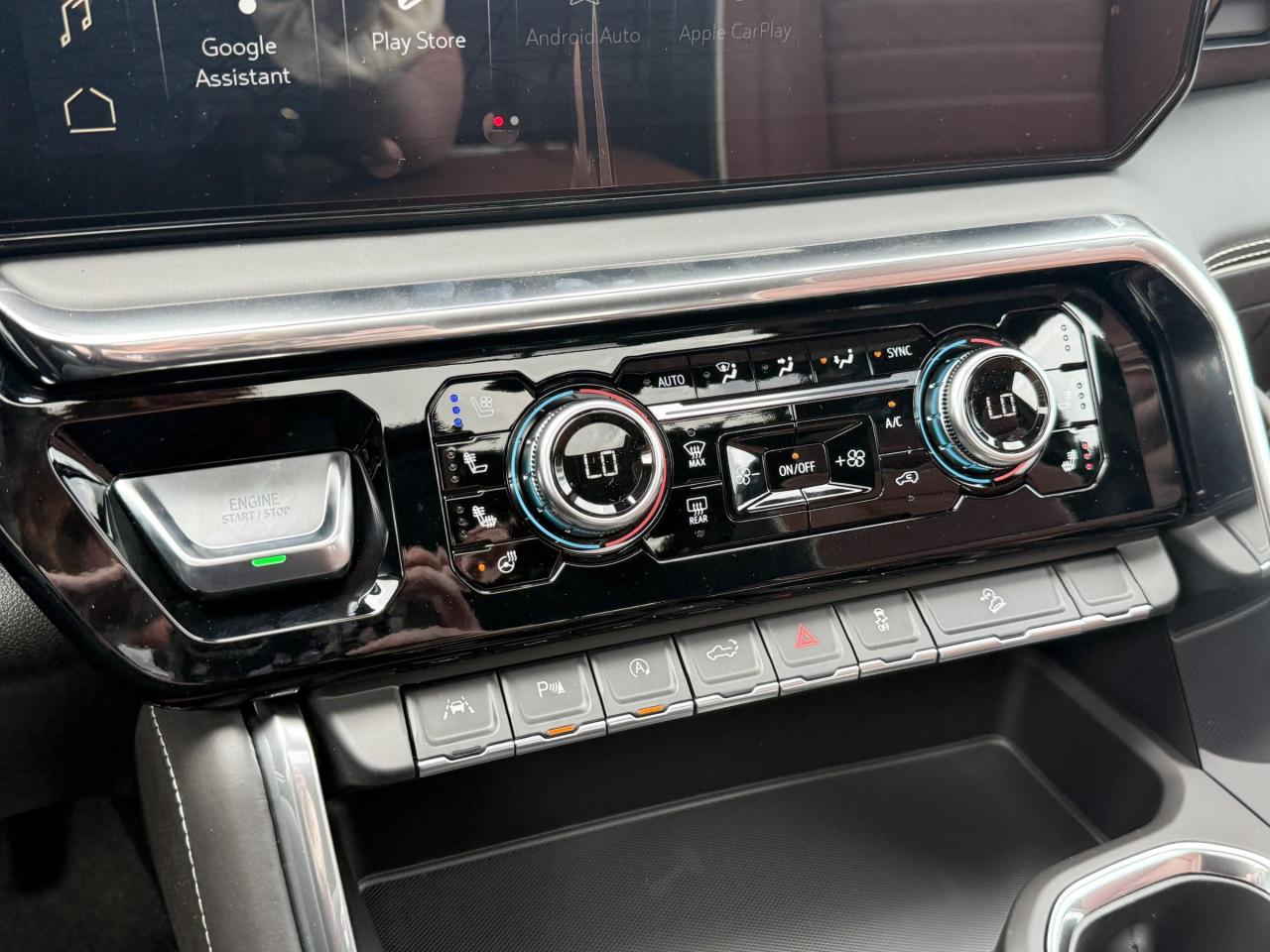 2025 GMC Sierra 1500 Denali Ultimate 6.2L V8 WITH REMOTE START/ENTRY, HEATED SEATS, HEATED STEERING WHEEL, VENTILATED/MASSAGE SEATS, SUNROOF, HD SURROUND VISION Photo