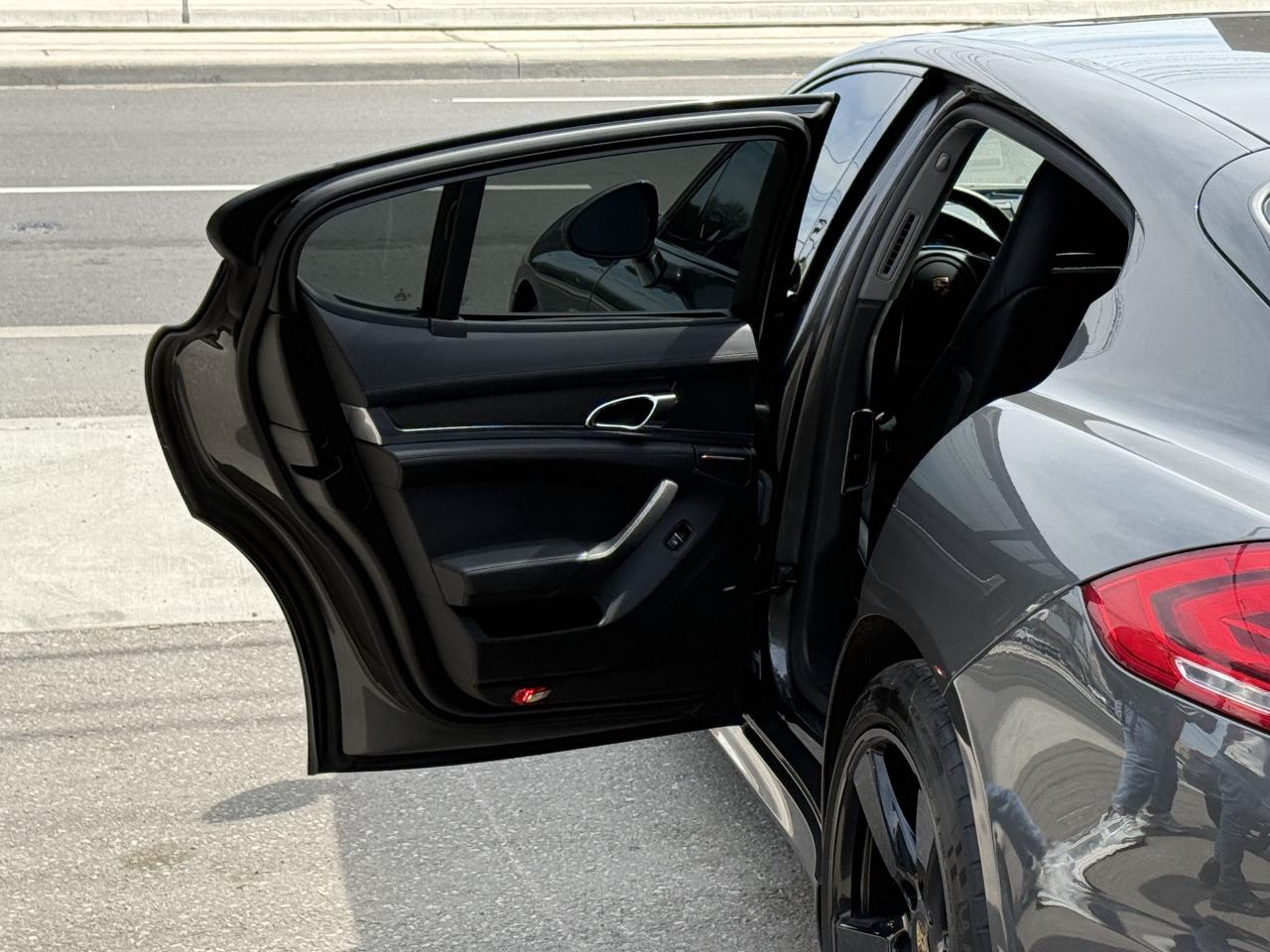 2014 Porsche Panamera 4S | SUNROOF | BOSE SOUND | LOADED - Photo #36